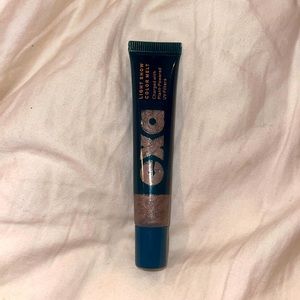 Exa liquid eyeshadow